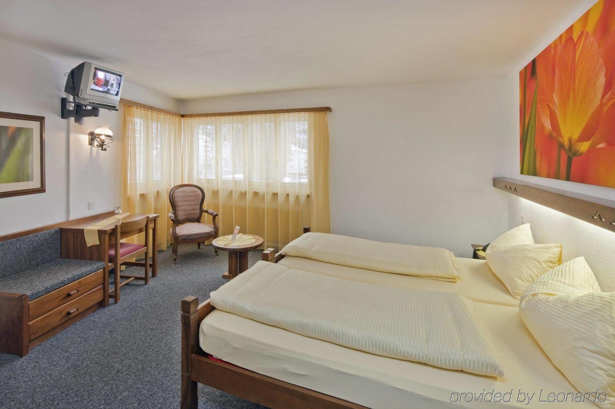 Schlosshotel - Self Check-In Hotel Brig Pokoj fotografie