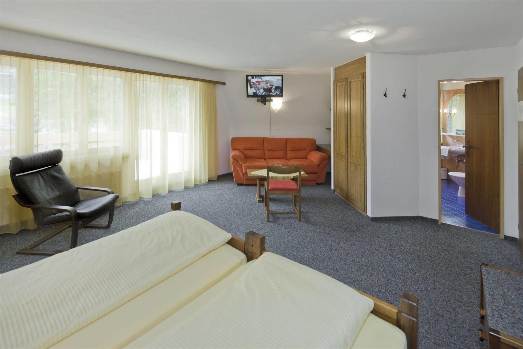 Schlosshotel - Self Check-In Hotel Brig Exteriér fotografie